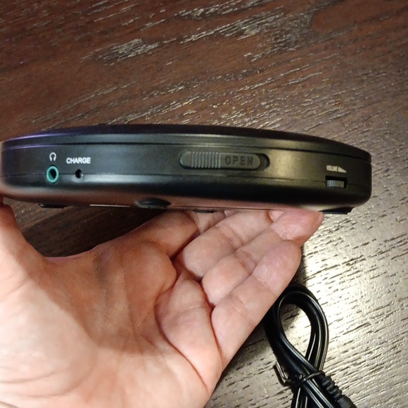 Portable CD player with accessories  Bluetooth used once like new condition - Picture 4 of 11